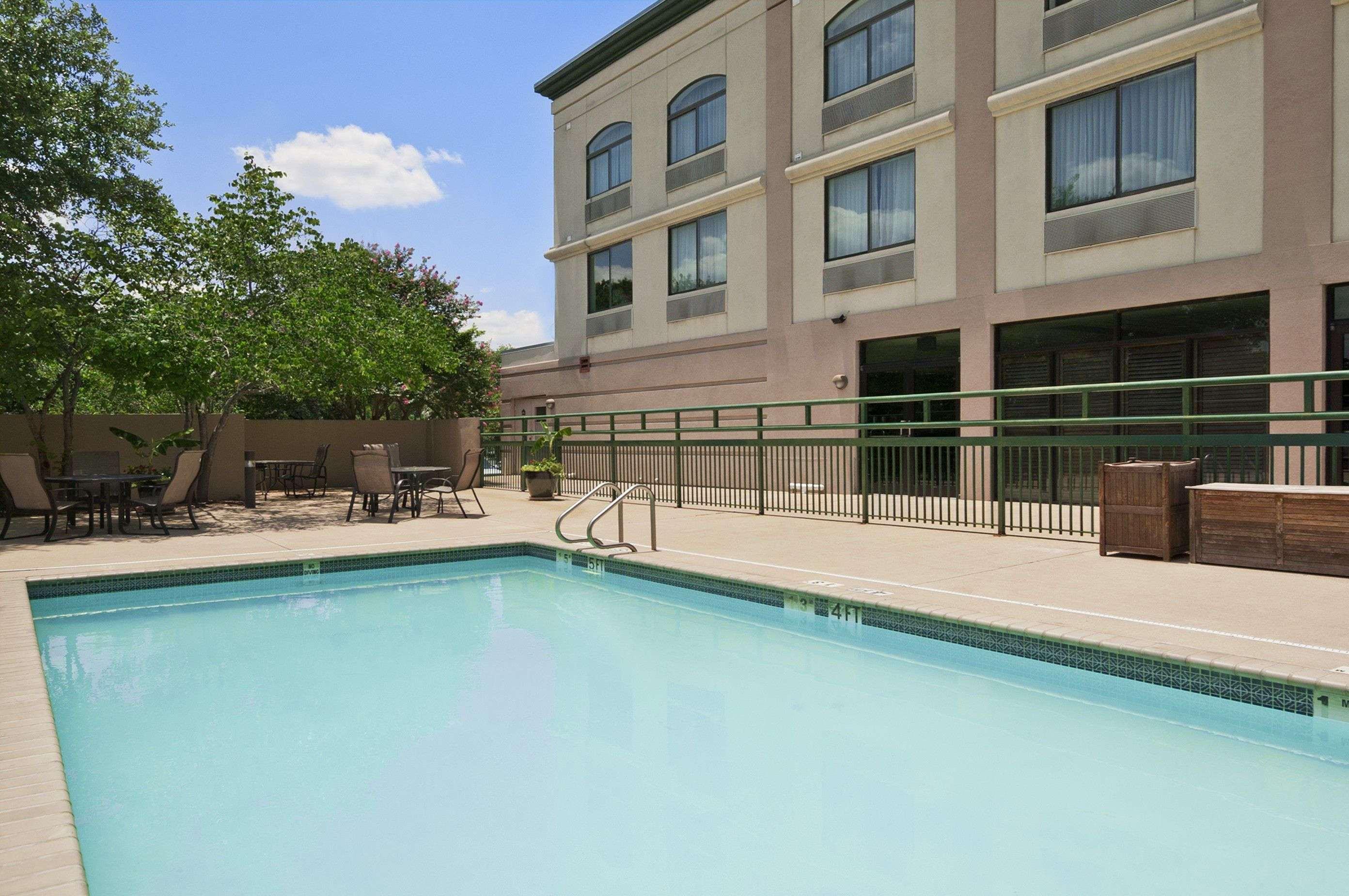 Hotel Wingate By Wyndham And Williamson Conference Center à Round Rock Extérieur photo